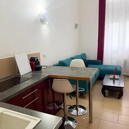 Duplex 4 Pers - 15 Min De - Rer A 5 Min *